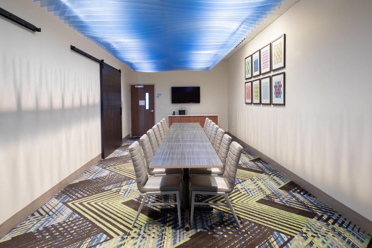 Express & - I-70 By Ihg Hotel