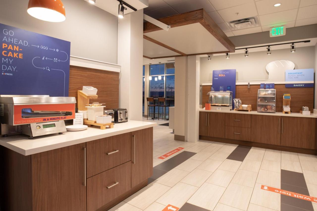 Express & - I-70 By Ihg
